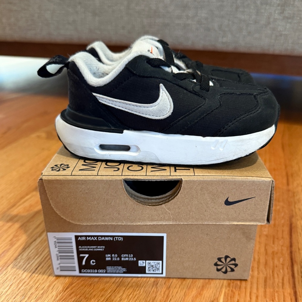Nike Air Max Dawn toddler 7C black white
